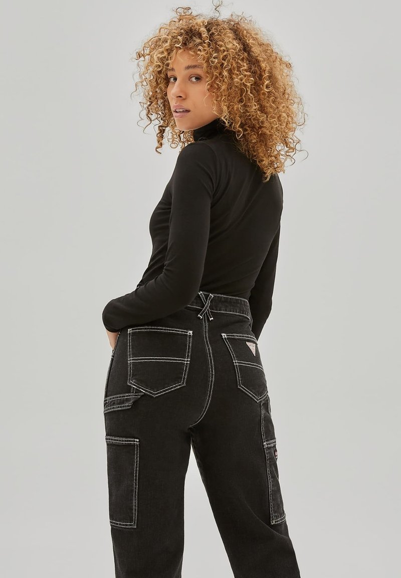 Damen T-Shirts | Guess FRONTLOGO Langarmshirt schwarz - EL16502 Damen T-Shirts | Guess FRONTLOGO Langarmshirt schwarz - EL16502