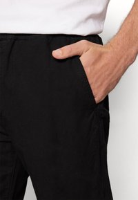 Samsøe Samsøe SAJABARI TROUSERS  - Kelnės - black