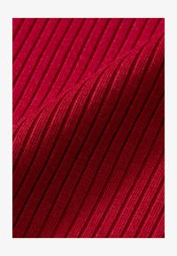 Неизбран, tough red white