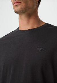 camel active FLEXXX - Langarmshirt - asphalt