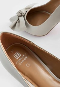 Next FOREVER COMFORT   - Klassiska pumps - bone
