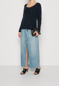 Mos Mosh Stickad tröja - dark blue