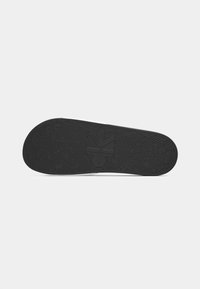 Calvin Klein Jeans SLIDE MONO - Papucsszandálok - bright white/black