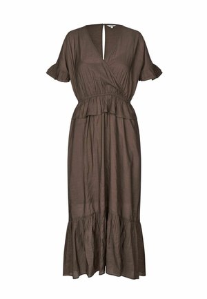 Brązowa sukienka do kolan wykonana z lekkiego materiału. Dekolt w serek z krótkimi, falbankowymi rękawkami; taliowany pas i warstwowy, rozkloszowany dół.