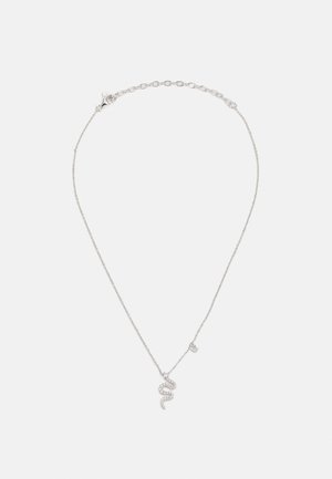 Kaulakoru, jossa on hopeinen käärmeaihe ja pieniä kimaltelevia yksityiskohtia, hienolla ketjulla ja hummerilukolla.