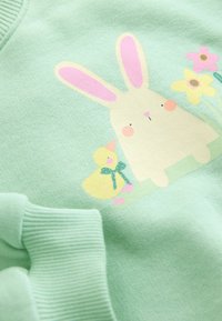 Niewybrane, green easter