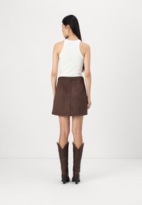 ONLY ONLINA SUEDE BUTTON SKIRT - Miniszoknya - chocolate brown