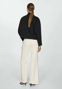 Mango Poletna jakna - black