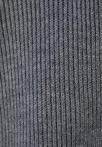 Unselected, anthracite