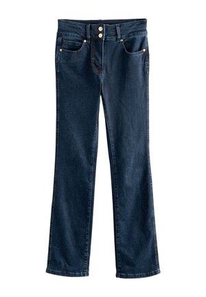 Jean en denim bleu foncé à jambes droites avec poches avant, deux boutons métalliques, passants de ceinture et détails rivetés sur fond blanc.