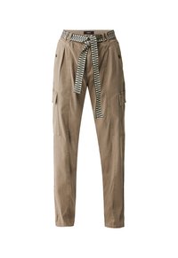 Khaki cargo kalhoty s páskem vzorovaným, obsahující boční kapsy, volný střih a měkký bavlněný materiál. Barvy pásku zahrnují černou a bílou.