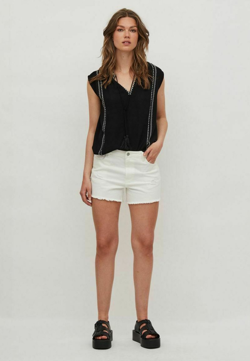 Damen Kleider | Vila VILA Jeans Shorts cloud dancer/weiß - PG99567 Damen Kleider | Vila VILA Jeans Shorts cloud dancer/weiß - PG99567