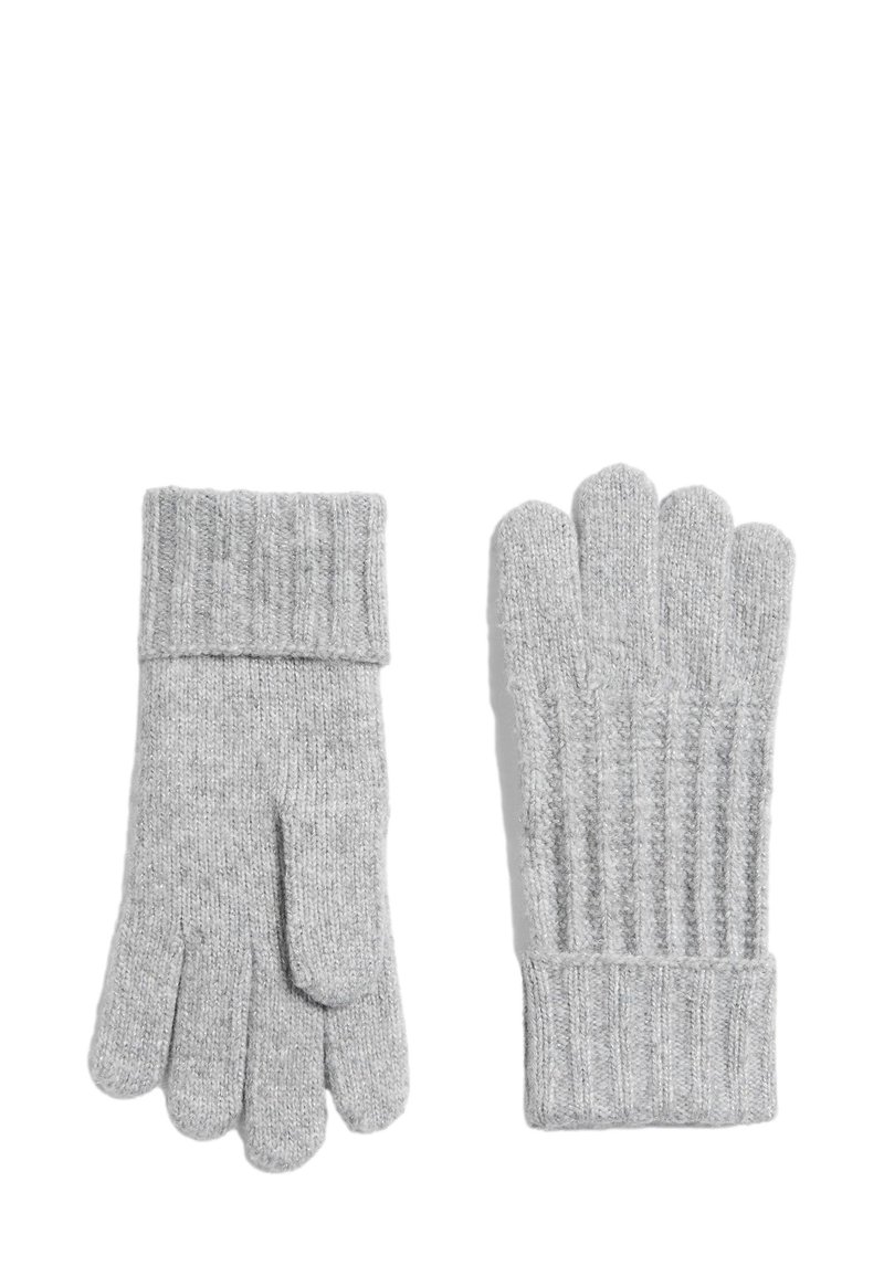 Hallid kootud kindad soonikkoes varrukatega; ühel kindal on pöial ja sõrmed, teisel on sõrmedeta disain osavuse tagamiseks.