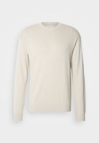 Maglione beige chiaro a collo rotondo realizzato in morbido tessuto a maglia fine. Presenta maniche lunghe, polsini e orlo ribattuti, con una texture sottile.