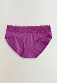 Ljubičasti pamučni hipster gaćice s čipkastim pojasom, glatke teksture i dizajnom punog pokrivanja. Čipka dodaje dekorativni naglasak.