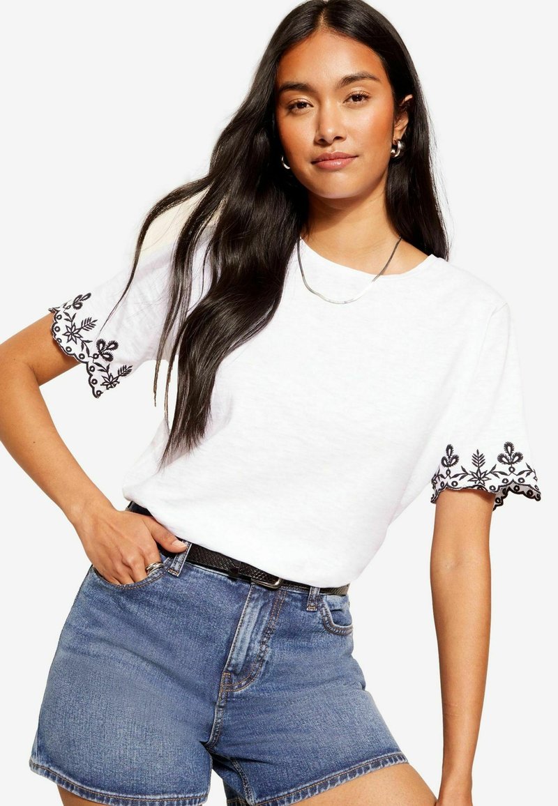 Friends Like These SHORT SLEEVE CONTRAST BRODERIE REGULAR FIT - Tričko s potlačou - white