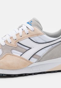 Diadora N902 UNISEX - Sapatilhas - white/vapor blue