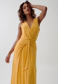 TUSSAH NEVE  - Maxi šaty - yellow