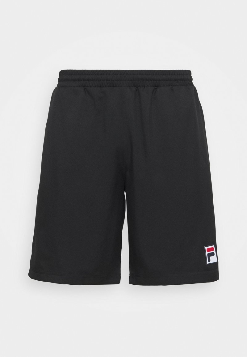 Shorts de sport noirs avec ceinture élastique et petit logo Fila sur la jambe inférieure gauche, présentés sur un fond blanc uni.