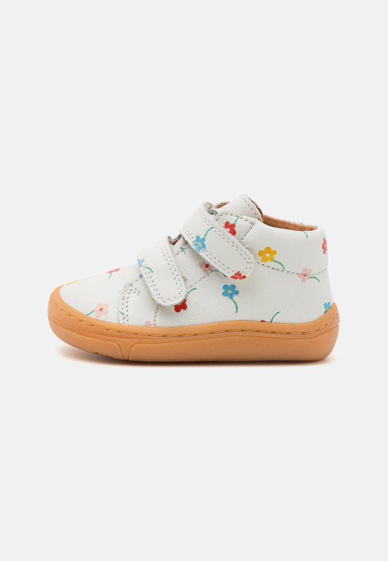 Froddo BAREFOOT FIRST STEP - Obuv pre bábätká - white