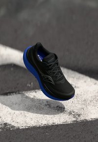 Pasirinkta, black/regal