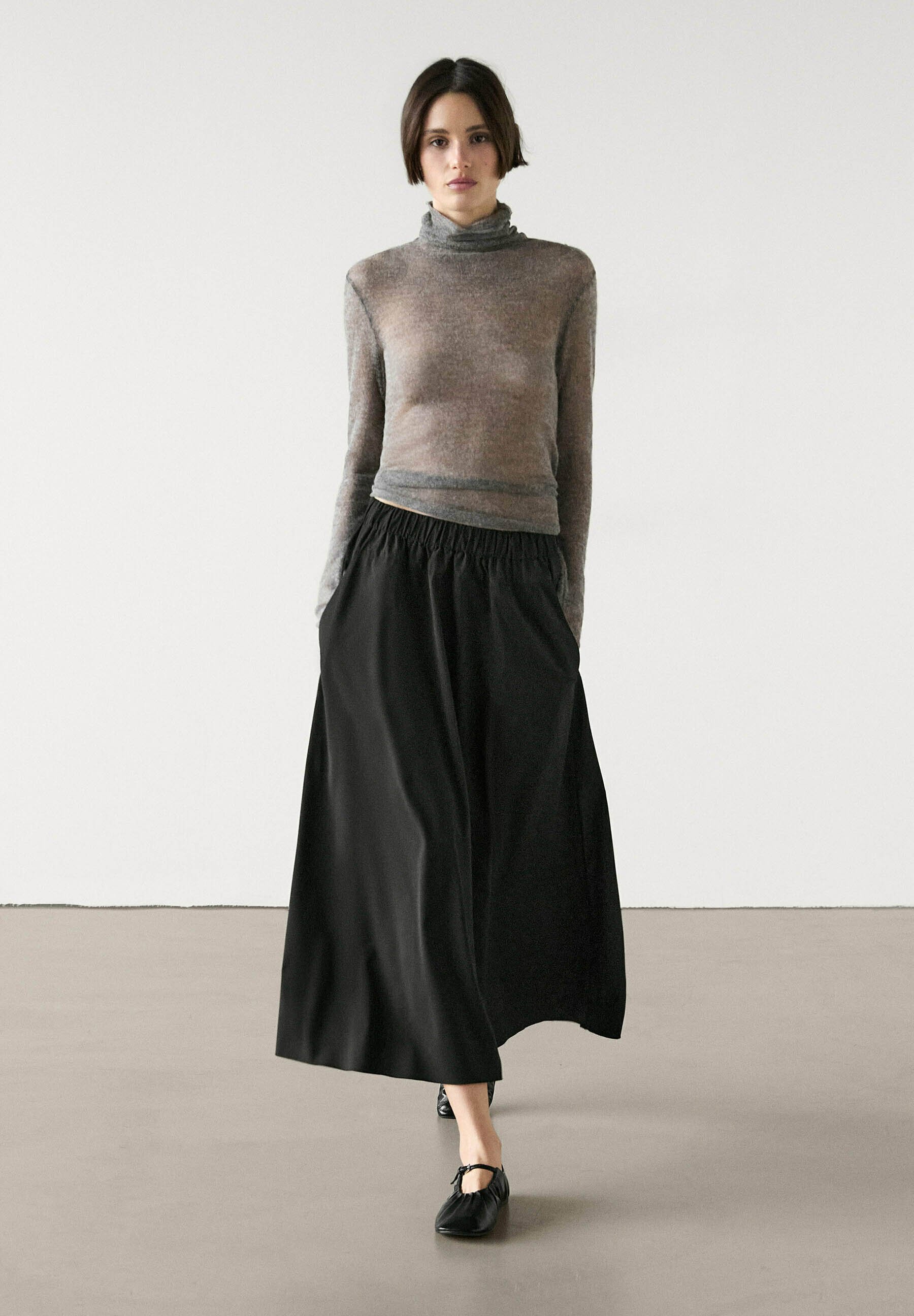 Massimo Dutti TECHNICAL ELASTICATED - Maxi skirt - black