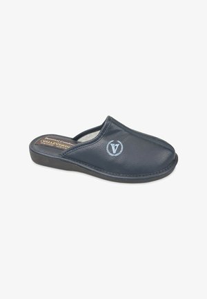 Scarpa slip-on blu scuro realizzata in materiale sintetico testurizzato. Presenta una punta chiusa, un interno imbottito e un logo sulla parte laterale.