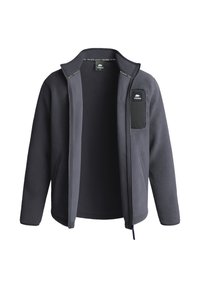 Graue Fleecejacke mit hohem Kragen, Frontreißverschluss, Seitentaschen und einer kleinen Brusttasche mit Logo. Strukturierter Stoff ist sichtbar.