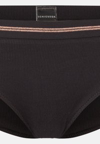 Zwarte geribbelde stofonderbroeken met een contrasterende tailleband met een dunne metalen streep en een klein Schiesser merklabel.