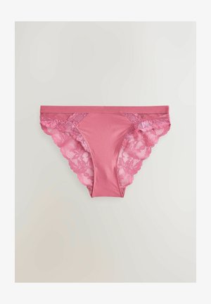 Rosa Slips mit satiniertem Vorderteil und Spitzenbesatz an den Rändern. Die Spitze hat ein florales Muster mit gewellten Details.