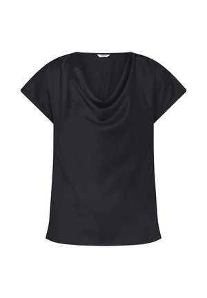 Mustast satiinist lühikeste varrukatega pluus, millel on langev kaelus ja sirge alaosa.