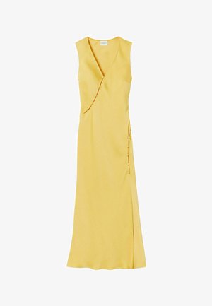 Vestito midi giallo senza maniche con scollo a V, dettagli asimmetrici con bottoni sul davanti e spacco laterale.