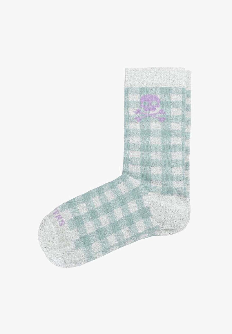 Calcetín de cuadros verdes con una base gris claro, que presenta un pequeño diseño de calavera púrpura cerca de la parte superior y un dedo del pie gris sólido.