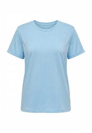 T-shirt bleu clair à manches courtes avec poignets retroussés et col rond, présenté sur un fond blanc.