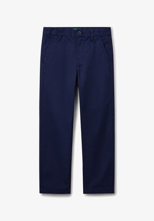 Chinos bleu marine avec une coupe droite, comportant des poches latérales, une fermeture à bouton et des passants de ceinture. Fabriqués en tissu lisse et léger.