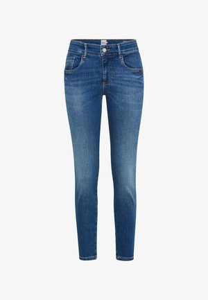 Jean bleu slim fit avec bouton et fermeture éclair à l'avant, design à cinq poches, et légère décoloration sur les cuisses et les genoux.