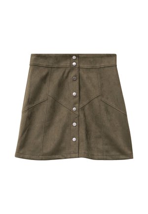 Gonna in suede verde oliva con silhouette svasata, chiusura frontale con bottoni e due tasche angolate, dotata di bottoni in metallo di colore argento.