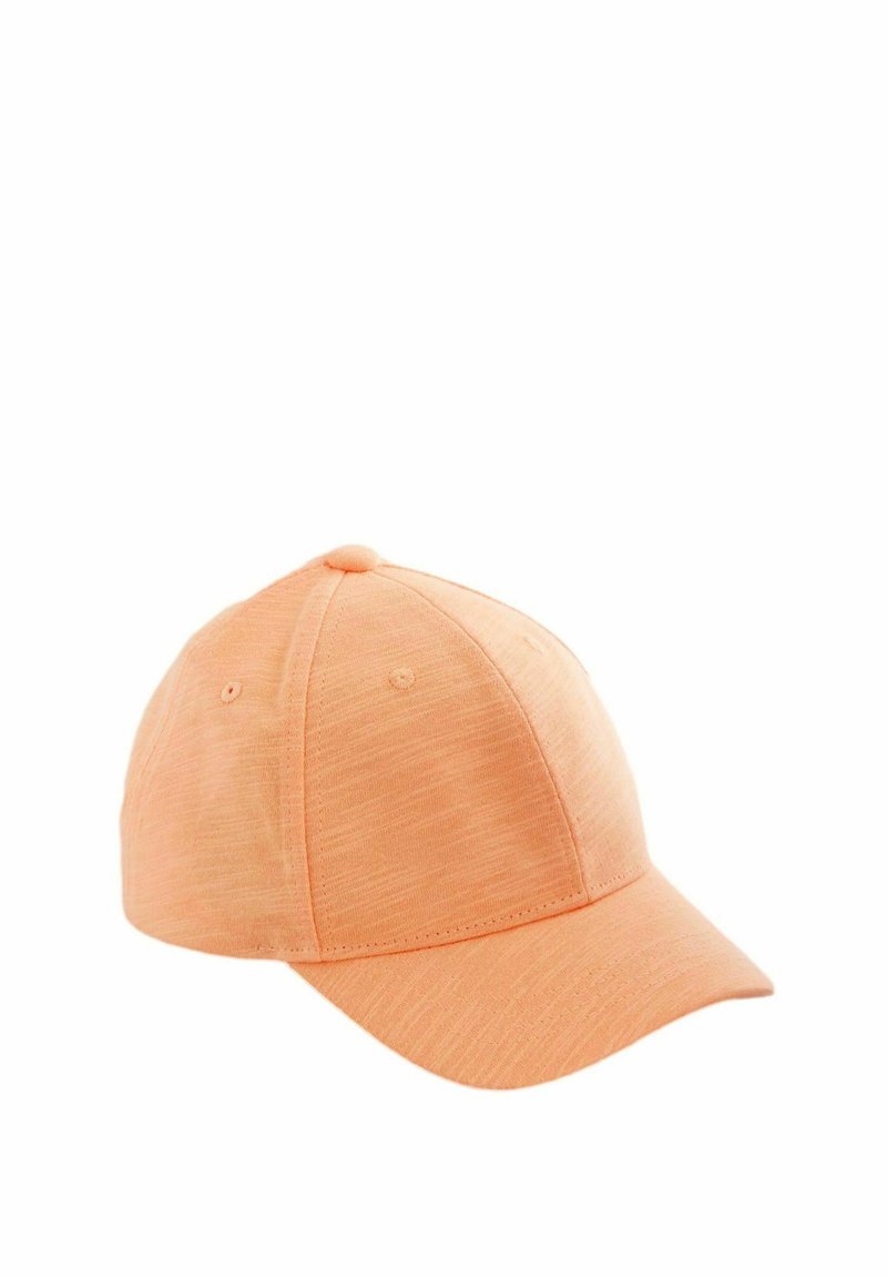 En blød, tekstureret orange baseballcap med en buet skygge, seks-panel design og syninger langs kronen og visiret.