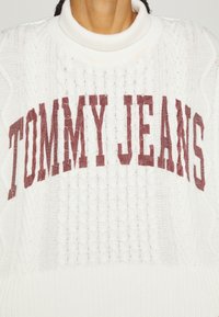 Tommy Jeans Stickad tröja - off-white