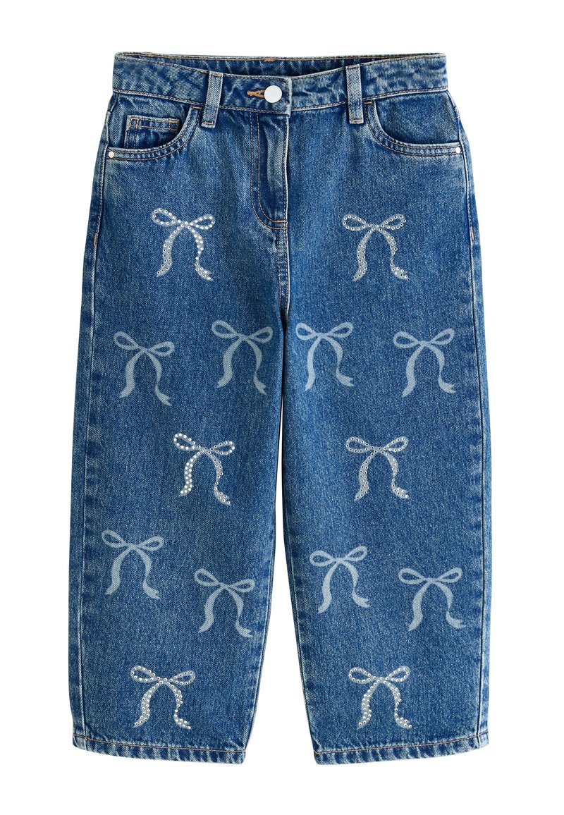 Blå jeans i denim med lös passform, dekorerade med silver- och ljusblå rosettmönster. Midjebandet har en knapp och framfickor.
