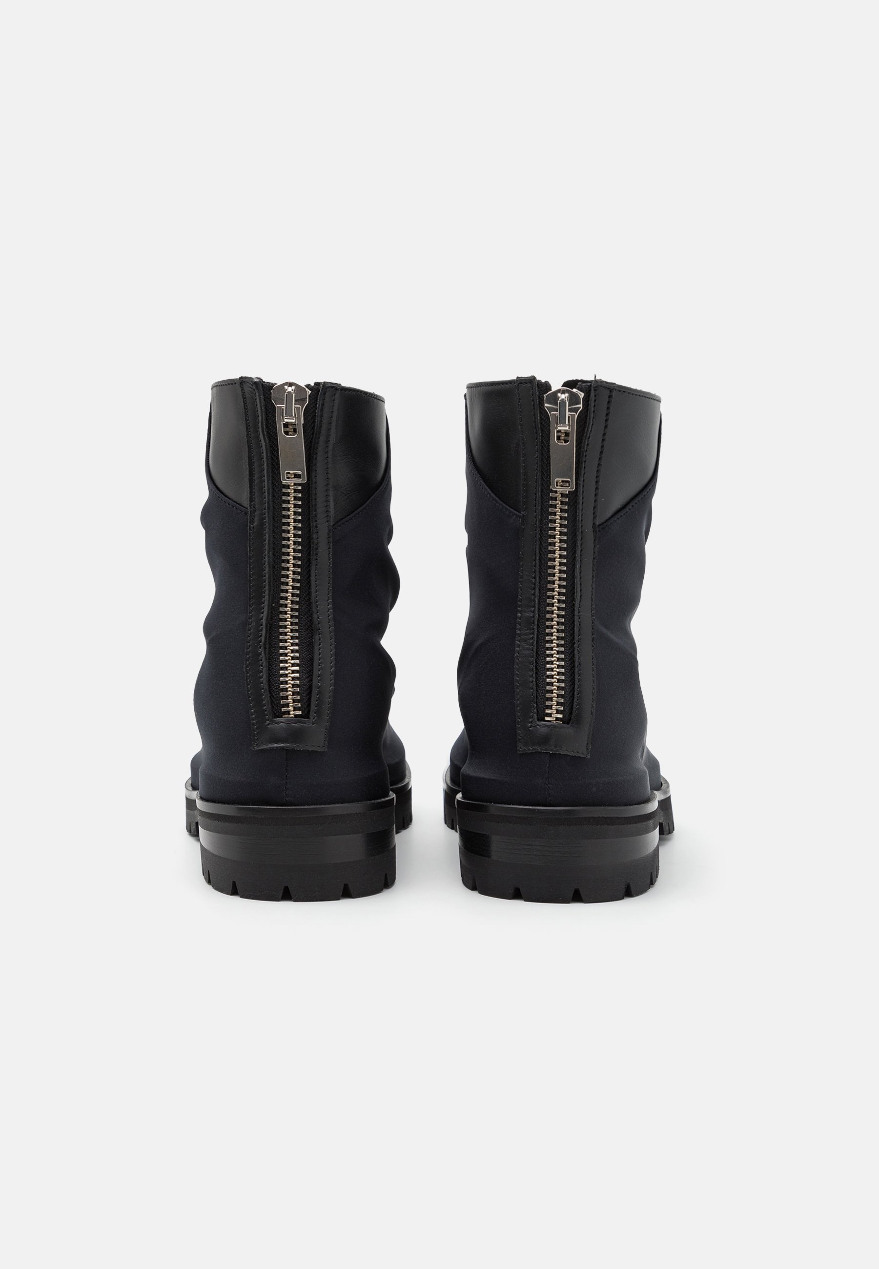 424 ankle lace-up fastening boots