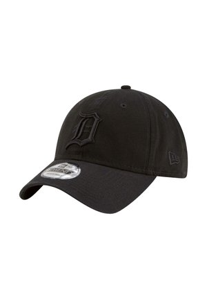Schwarze Baseballkappe mit einem gestickten "D"-Logo in passender Farbe, gebogenem Schirm und verstellbarem New Era 9Twenty-Tag. Aus Baumwollmaterial, strukturiertes Design.