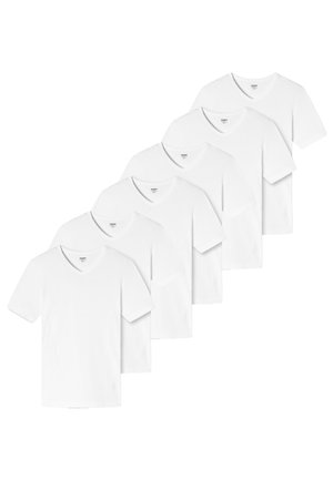 Set med sex vita t-shirts i bomull, v-ringad, kortärmad, slät textur, klassisk design, med etiketter synliga vid nacken.