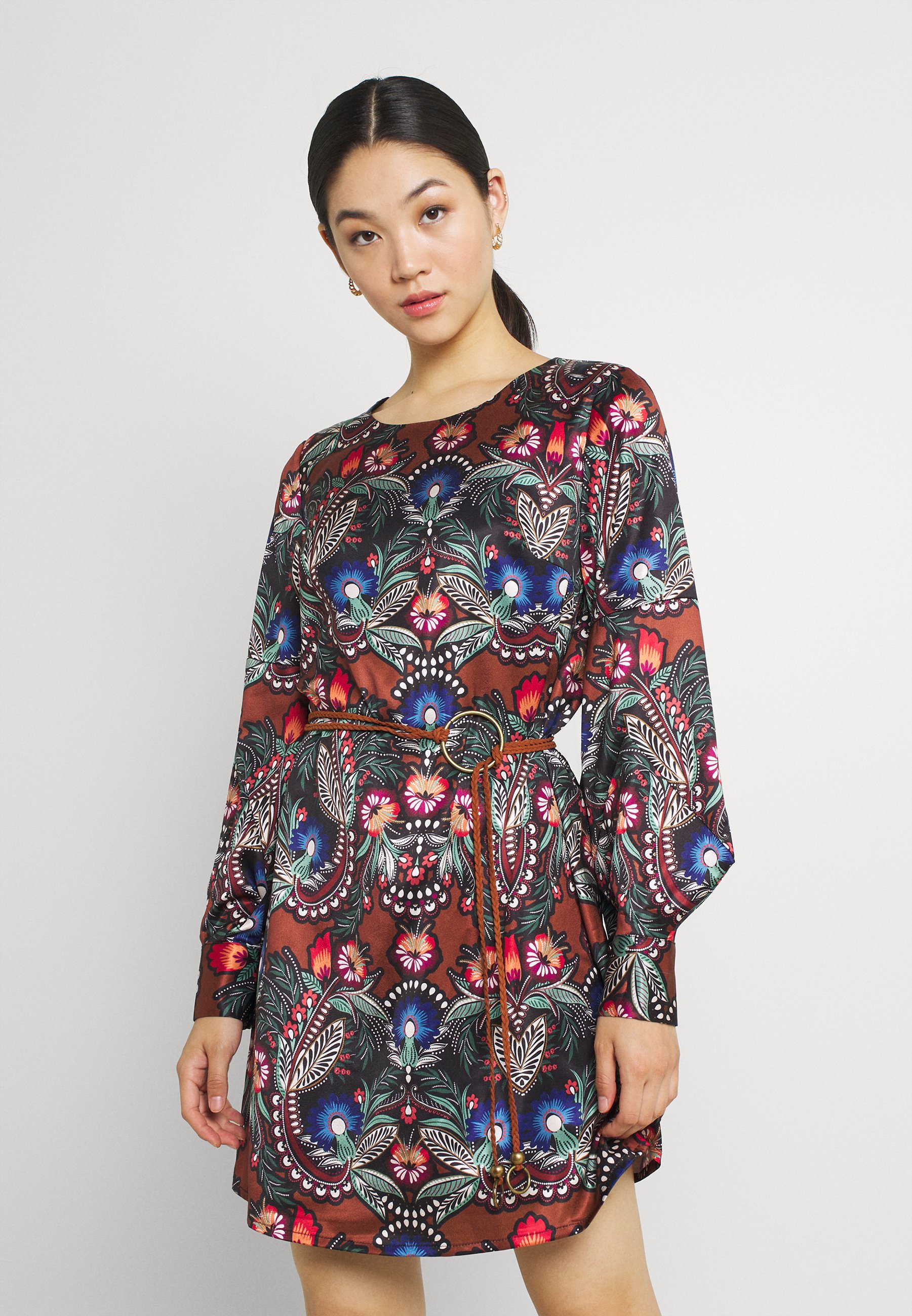 Molly Bracken LADIES WOVEN DRESS - Vestido informal - babushka  camel/multicolor - Zalando.es