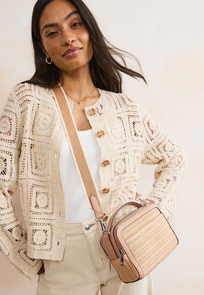 Next Taška na fotoaparát - tan brown