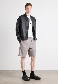 Calvin Klein PULL ON - Šortai - steeple gray