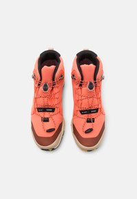 adidas Performance TERREX GORE TEX UNISEX pomarańczowy