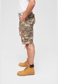 Brandit SAVAGE VINTAGE - Shorts - lightwoodland