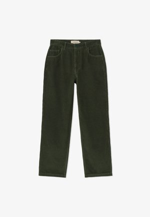 Zelene korduke hlače ravnih nogavica, s prednjimi žepi in gumbom za zapiranje. Teksturovana tkanina z rebrastim vzorcem.