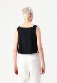 Thumbnail Image 4